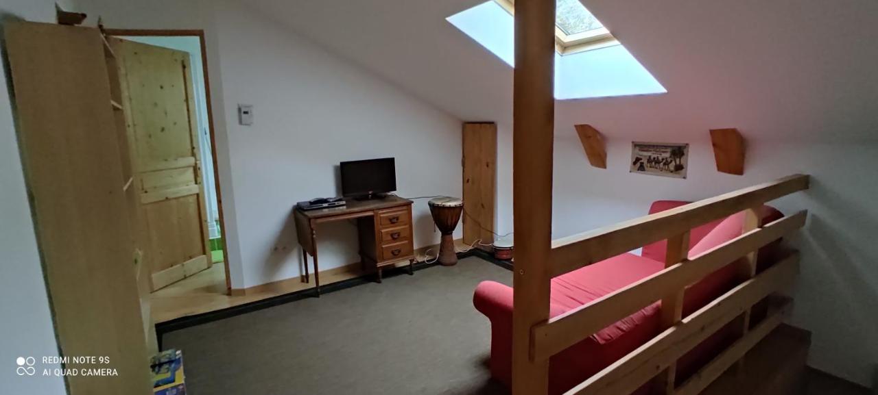 ポリニャック  Casa Floヴィラ エクステリア 写真